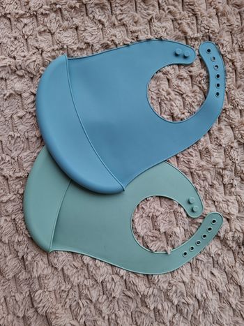 Bavoirs en silicone Neuf