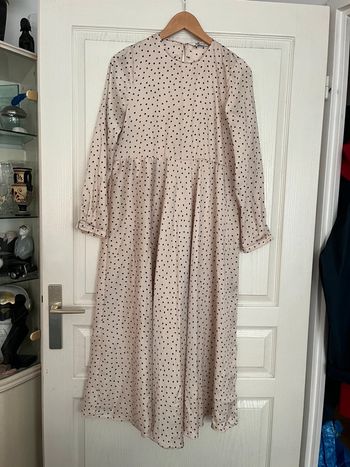 Robe Zara longue beige à pois noir taille xs