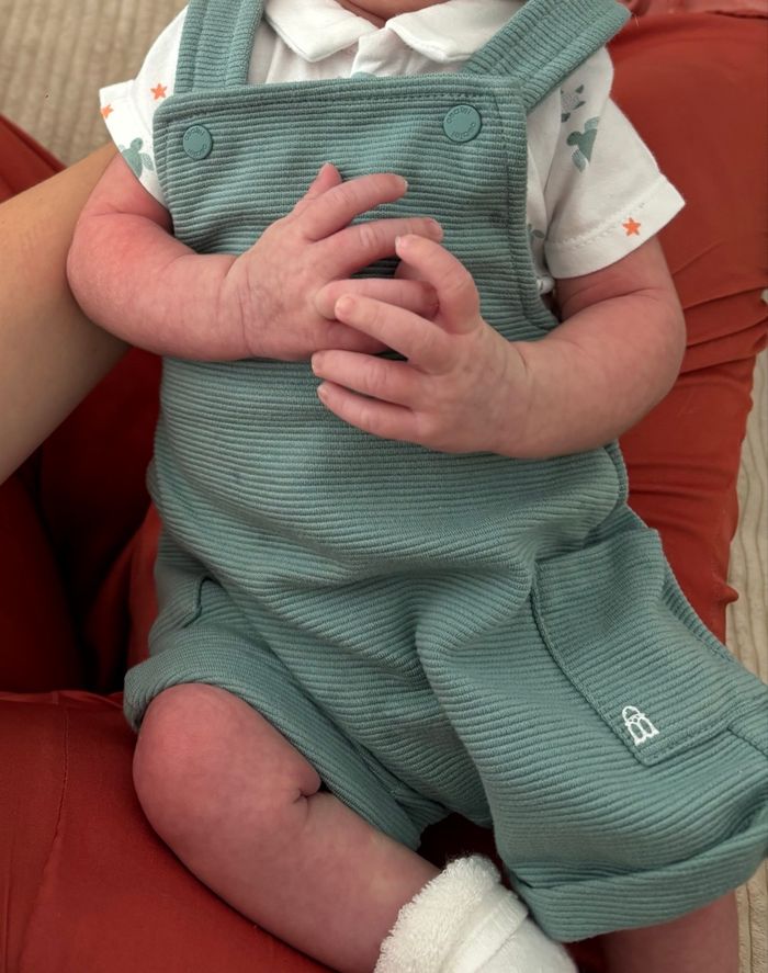 Ensemble salopette 1 mois - photo numéro 4