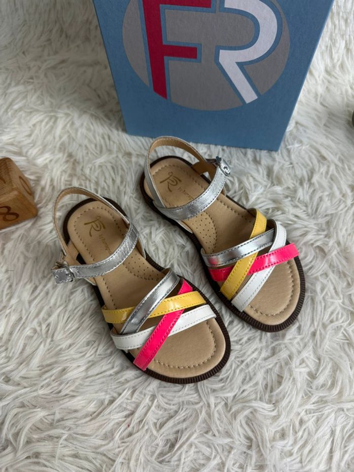 Paire de sandales Franco Romagnoli taille 28 - photo numéro 3