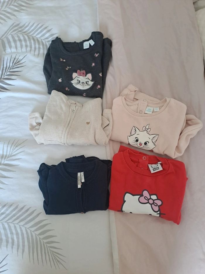 Lot de pulls bébé fille