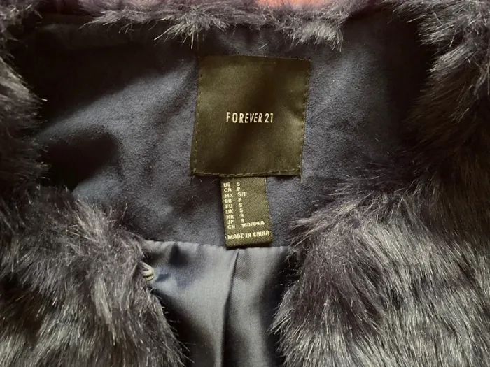Veste fausse fourrure Forever21 - photo numéro 4