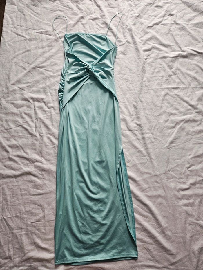 Robe dos nu - photo numéro 6
