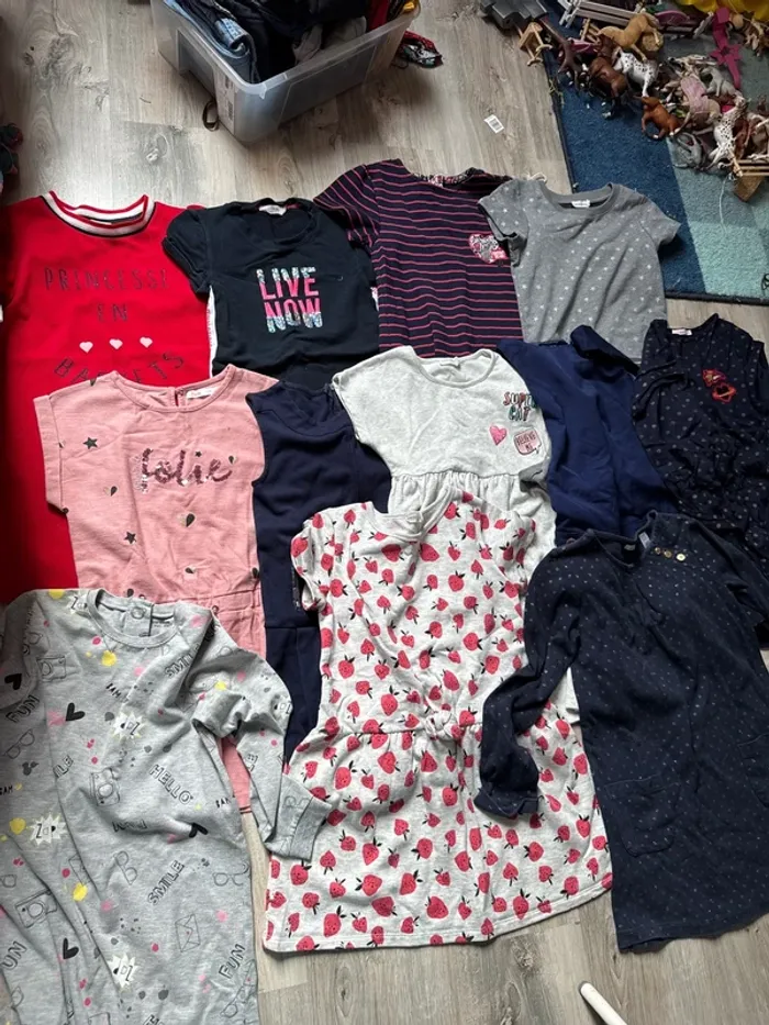 Lot 12 jolies robes automne hiver fille 8 ans