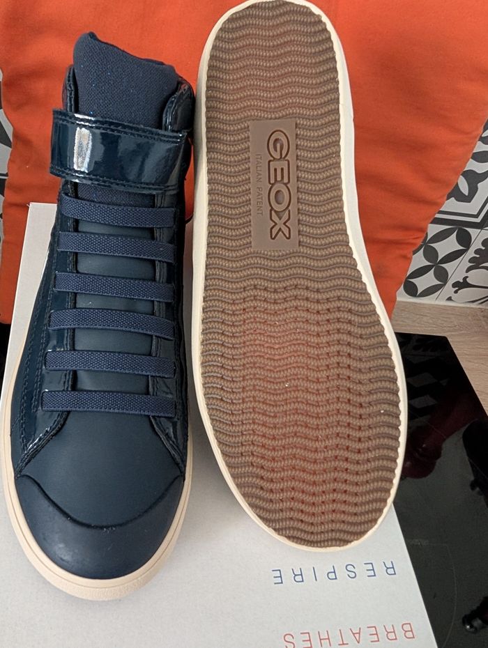 Chaussures montantes fille.  Taille 37. Neuf. Geox - photo numéro 5