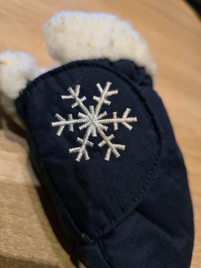 Gants taille 2 - photo numéro 4