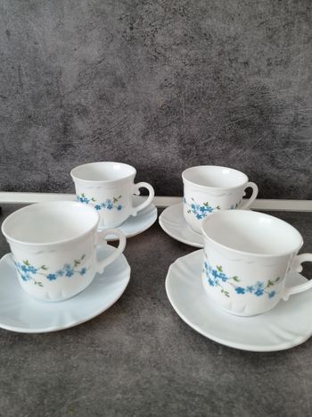 Grosses tasses arcopal "myosotis "