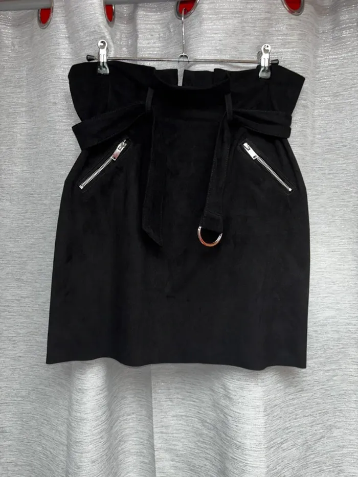 Jupe courte noir, mini jupe noire, jupe fine suédine noir, jupe taille 38
