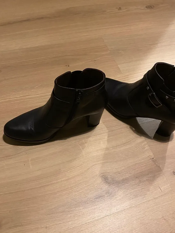 Superbes bottines en cuir - photo numéro 3