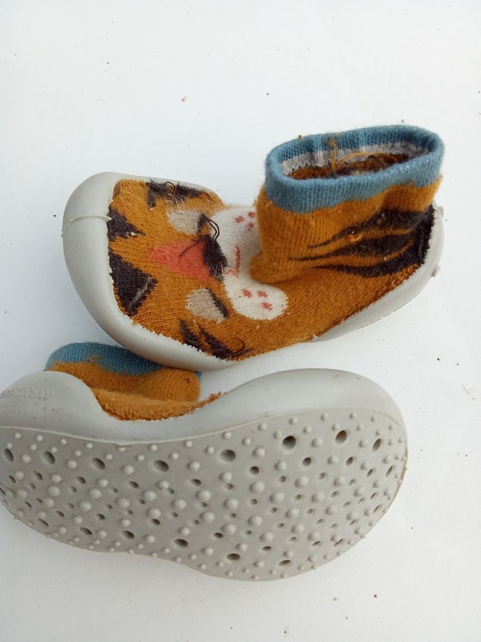 Chaussons/chaussettes garçon taille 22/23 à enfiler, garçon motif  tigre - photo numéro 2