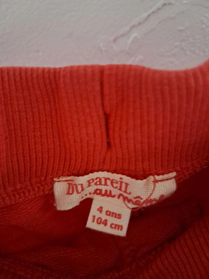 Short rouge dpam 4 ans parfait état - photo numéro 2
