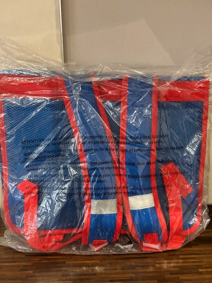 Cartable 38cm Pat patrouille bleu et rouge NEUF - photo numéro 3