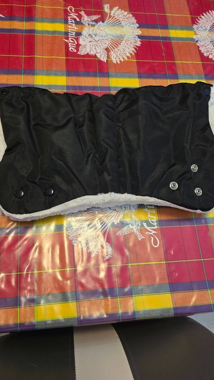 🤩🥰😍( Neufs non servis) ensemble: chanceliere évolutive 0/6ans et gants  spécial poussette  (ferme)😍🤩🥰 - photo numéro 9