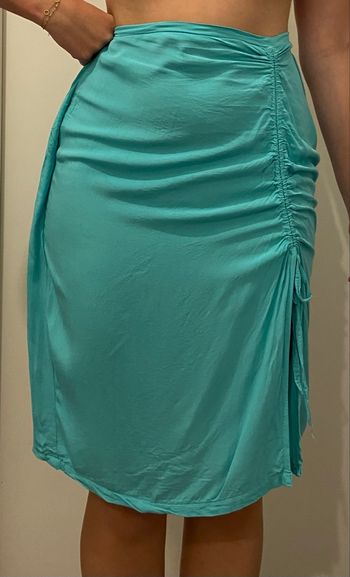 Jupe midi turquoise drapée fendue