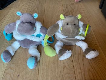 Lots deux doudous pantins d’activité