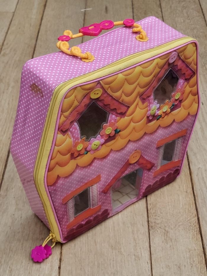 Lalaloopsy - Maison pliante et portable + 3 mini-poupées, lit et miroir