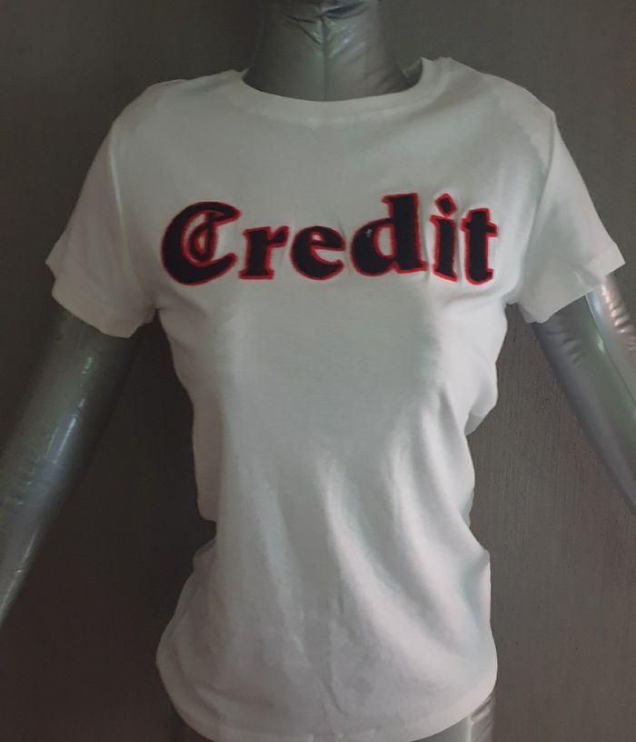 T shirt blanc écriture CREDIT