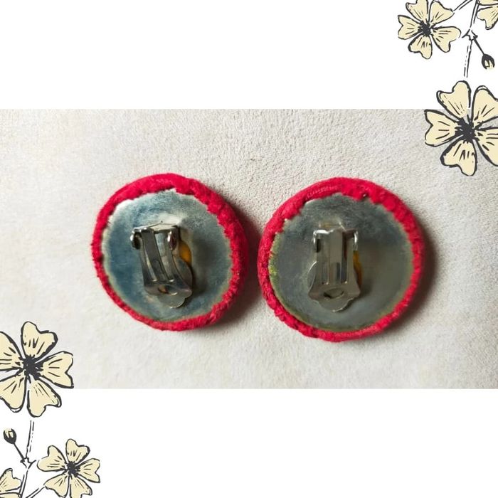 Boucles d’oreilles vintage à clip – Tissu rouge texturé - photo numéro 9