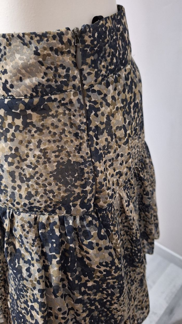 Jupe a froufrou taille 36 bon etat - photo numéro 2