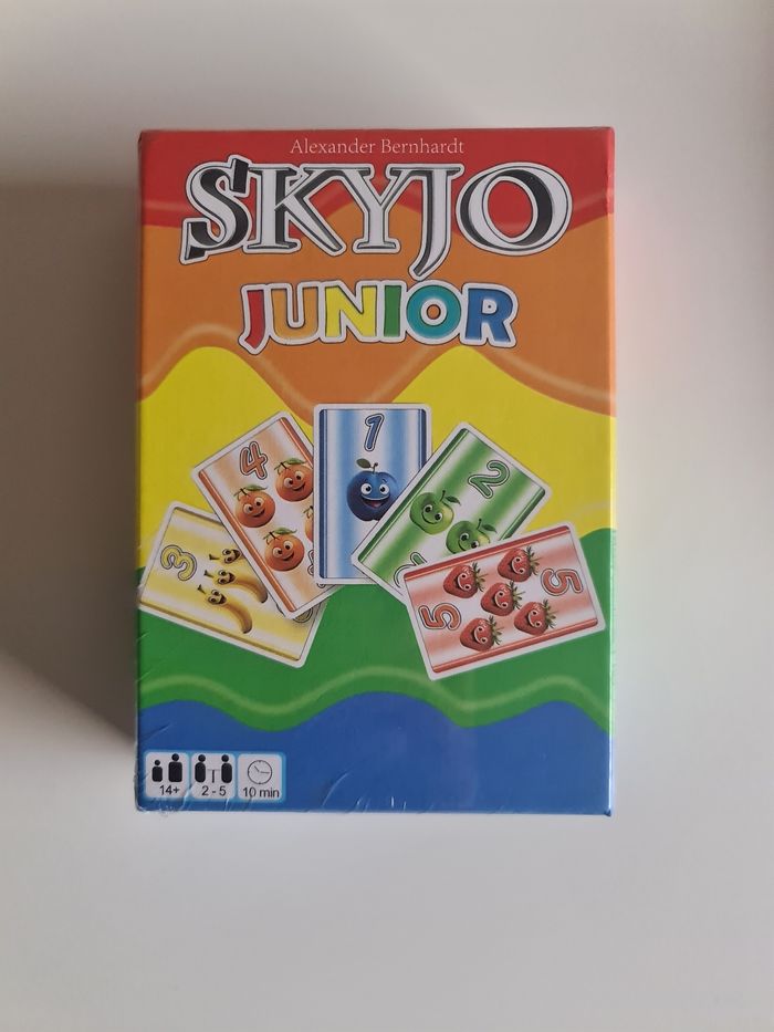 Skyjo junior jeu de société neuf jamais utilisé