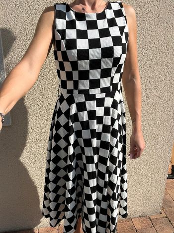 Robe longue noire et blanche à carreaux taille S