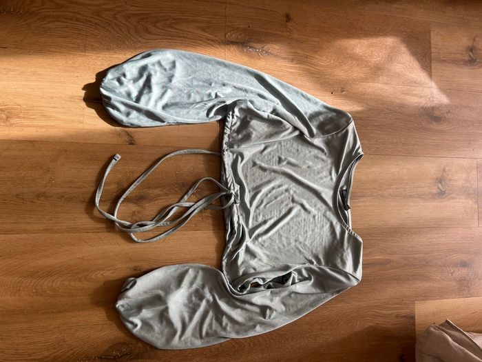 Top moulant manche longue vert sauge asos design - photo numéro 6