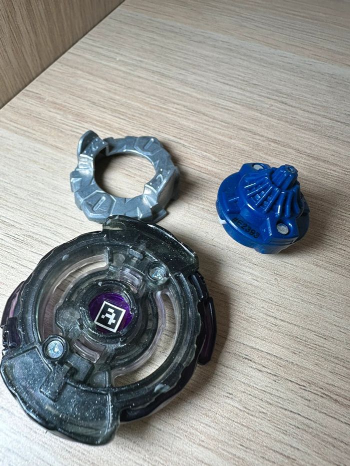 Toupie Beyblade nemesis - photo numéro 2