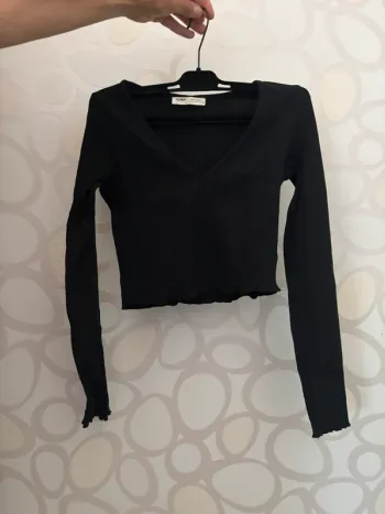 t-shirt noir basic manches longues côtelés  pull&bear col V