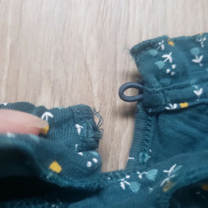 Pull over vert à motifs fleurs 4 ans - photo numéro 3