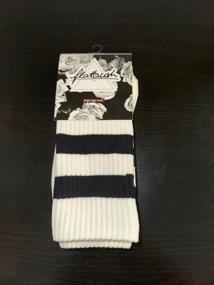 Chaussettes hautes à rayures noires et blanches Flatbush TU