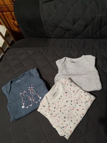 Lot de 3 body, 3 mois Gémo neuf