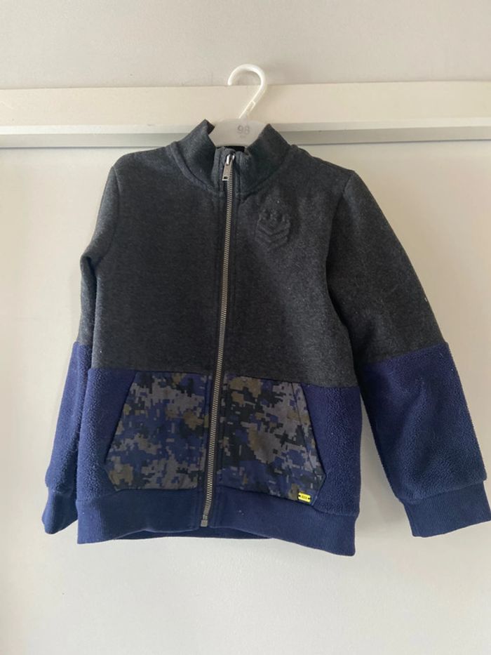Cardigan/ gilet chaud IKKS taille 6 ans excellent etat