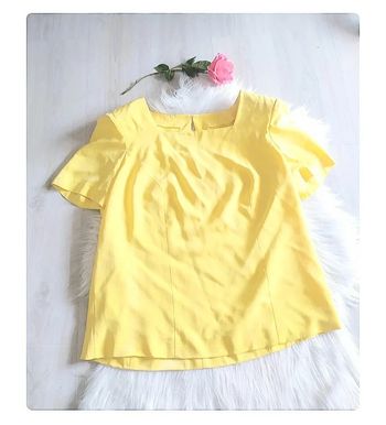Blouse manches courtes jaune fait main à épaulettes vintage années 90