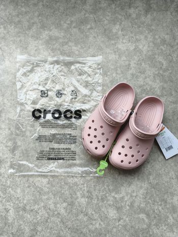 Crocs rose pâle – Neuves avec étiquette 🌸