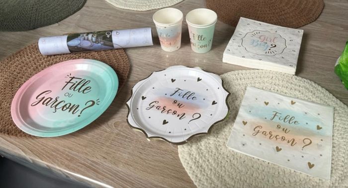 Lot de cubes et assiettes, serviettes baby shower - photo numéro 3