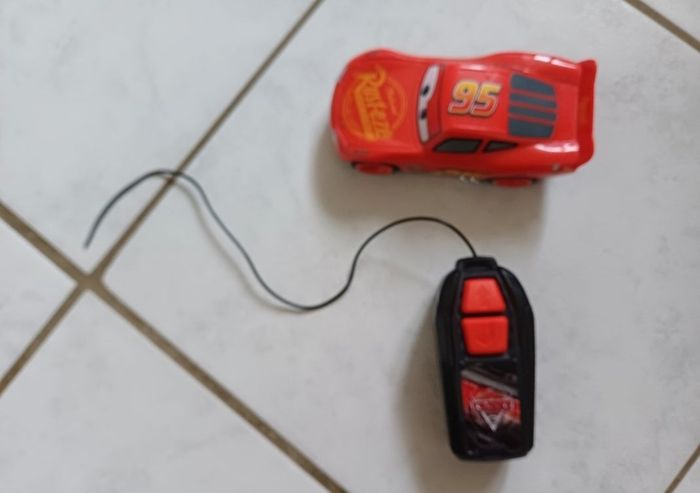 Voiture télécommandée CARS