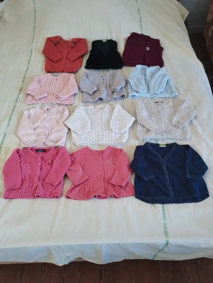 Lot gilet 6 mois fille - photo numéro 2