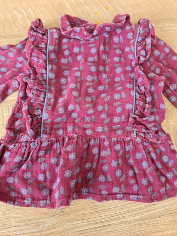 Blouse pull haut a froufrou imprime fleur bleu ton violet prune marque boutchou
