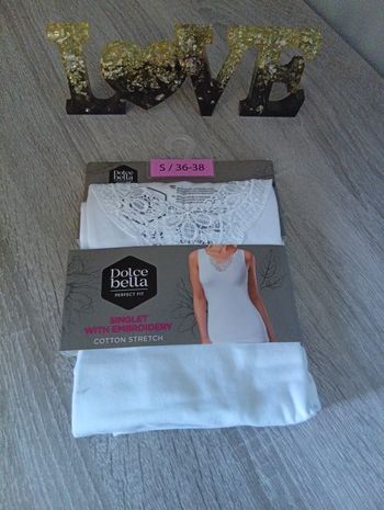 Joli débardeur p'tite dentelle agréable à porter dû 36/38 95% coton