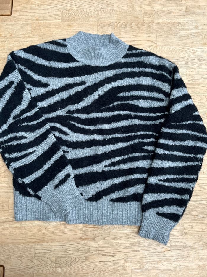 Pull gris
