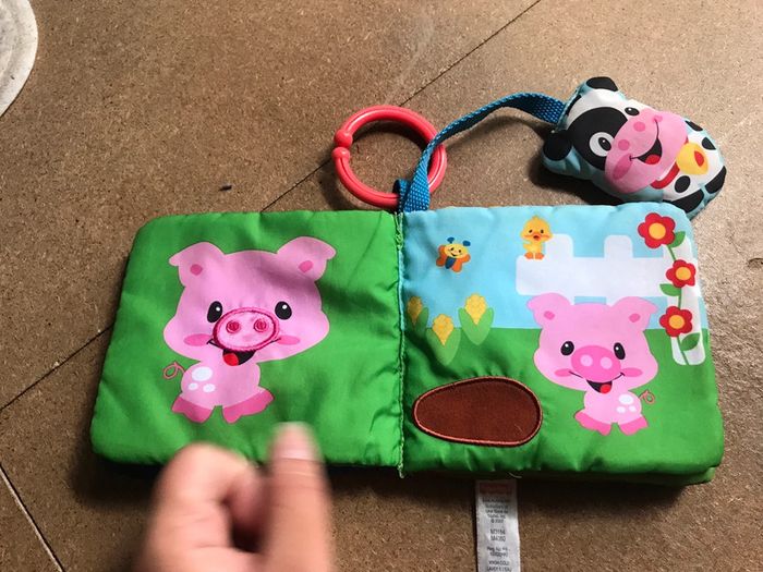 Livre d’éveil Fisher Price la ferme - photo numéro 5