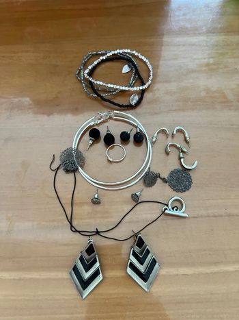 Lot de bijoux argent/noir