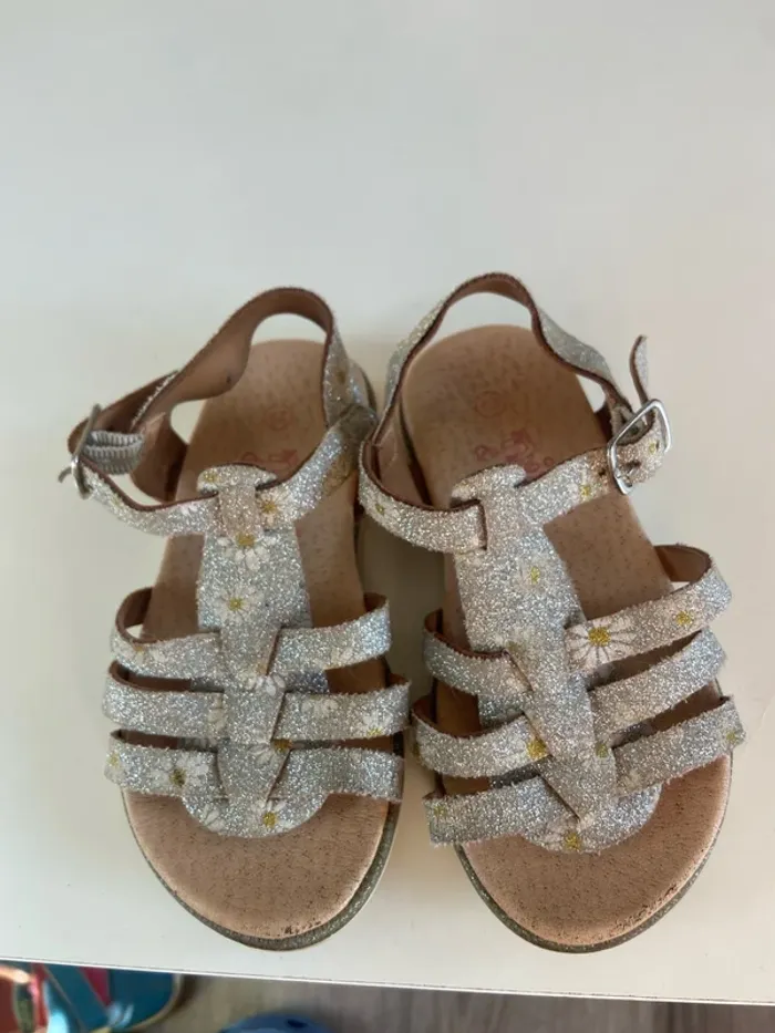 Sandale taille 23