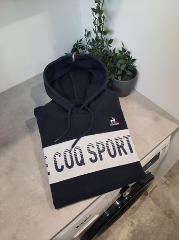 Pull Sweat à capuche Le Coq Sportif – Bleu marine – Taille M