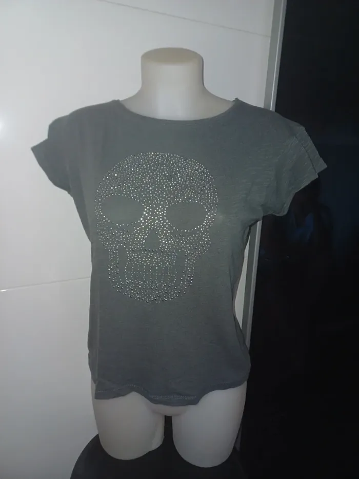 Tee shirt tête de mort taille S