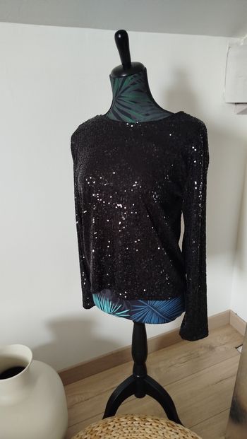 Petit haut pailleté noir neuf Kiabi M 38