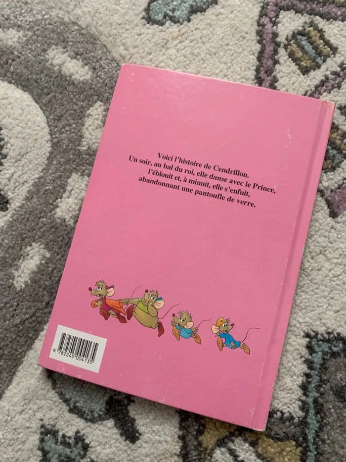 Livre "Cendrillon" 📚 - photo numéro 2