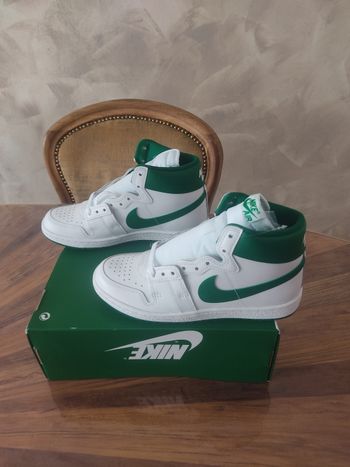 Baskets Nike air Jordan ship T 40