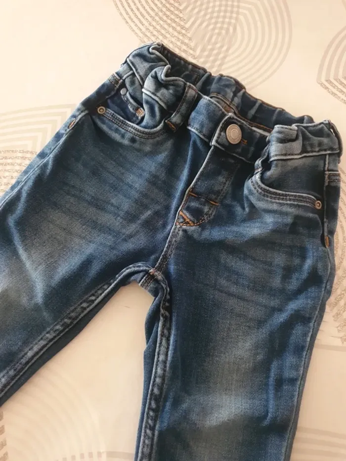 👖 2 jeans 12 mois - photo numéro 4