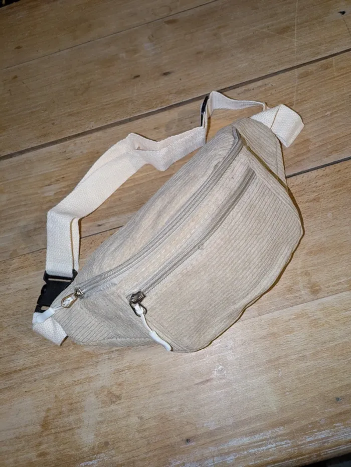 Banane en velours beige – Stylée & pratique - photo numéro 3